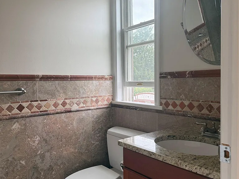 4547 Spring St #3D — Photo 8