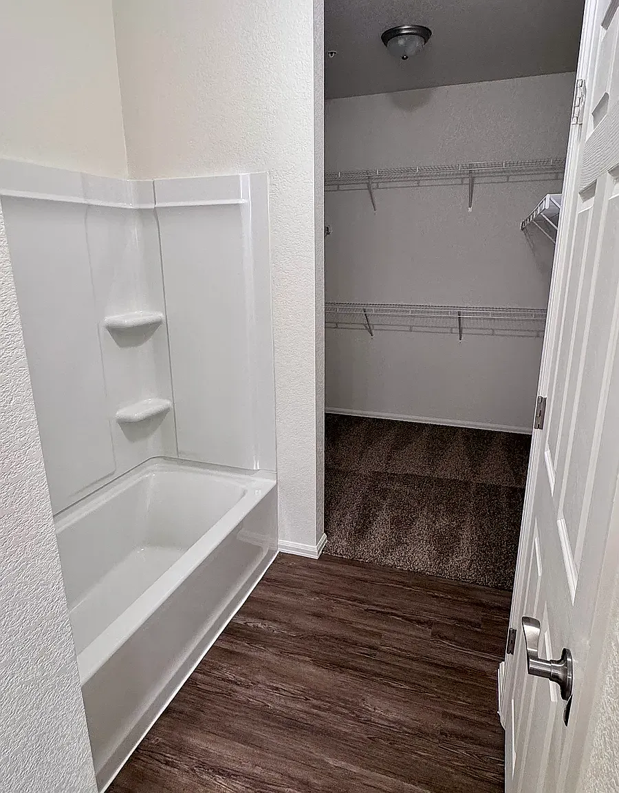 1 bed, 725 sqft, $1,550 — Photo 4