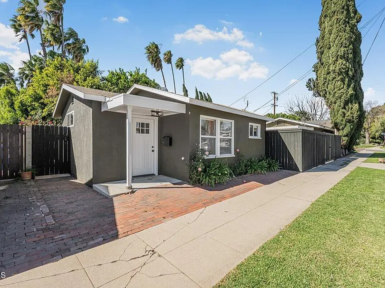 6131 Ranchito Ave — Photo 2