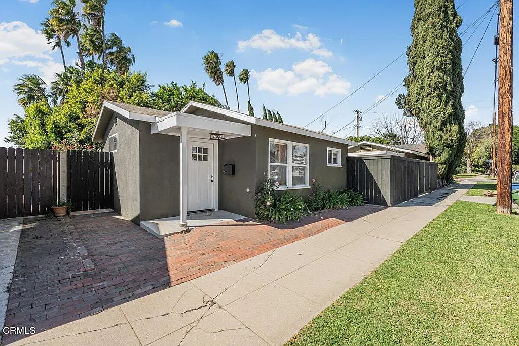 Building Photo - 6131 Ranchito Ave
