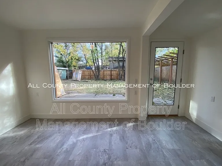 528 Pearl St — Photo 2