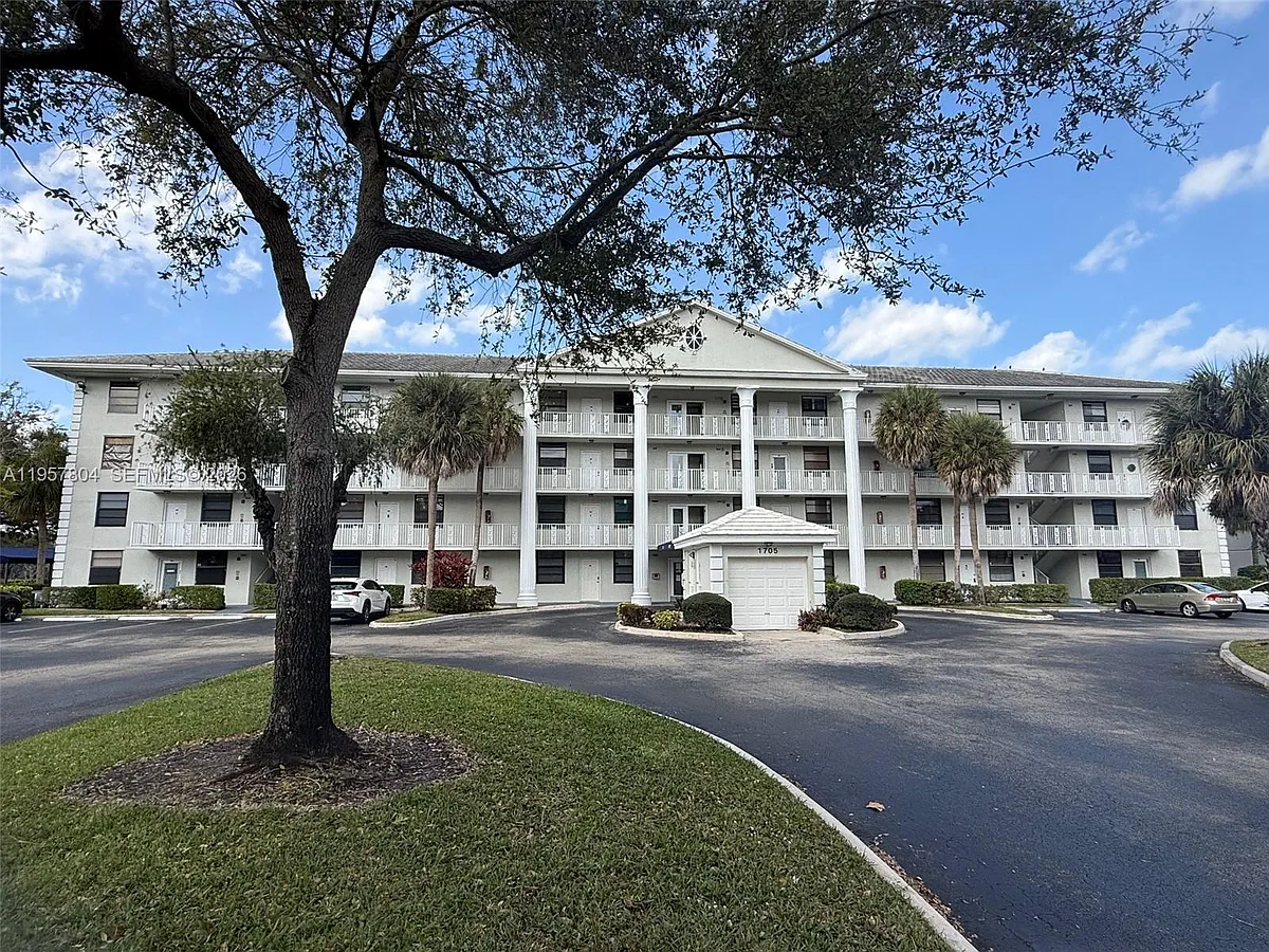 Building Photo - 1705 Whitehall Dr #102