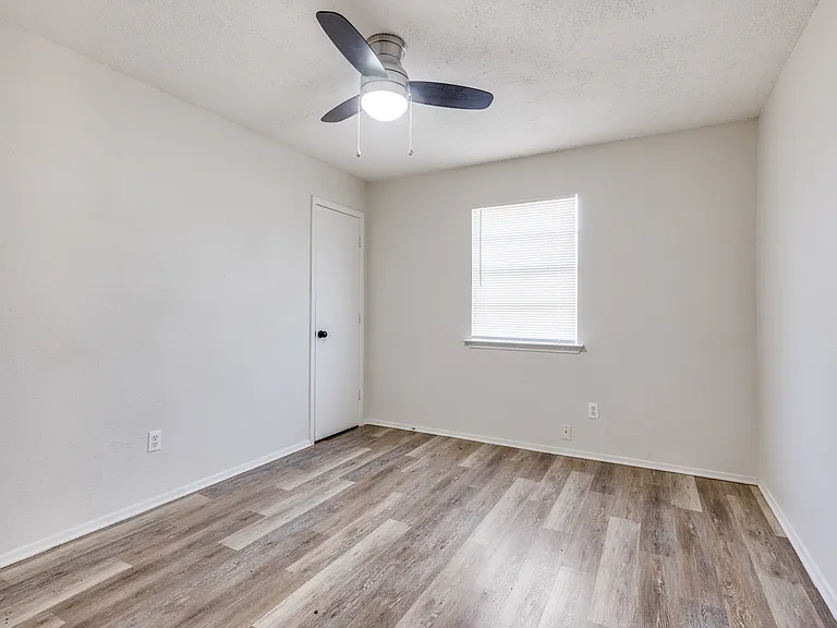1833 Pelican Dr N — Photo 8