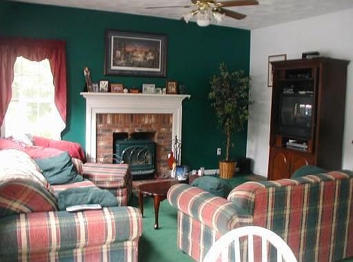 RELAX AT NIGHT IN YOUR FIREPLACED LIVING ROOM