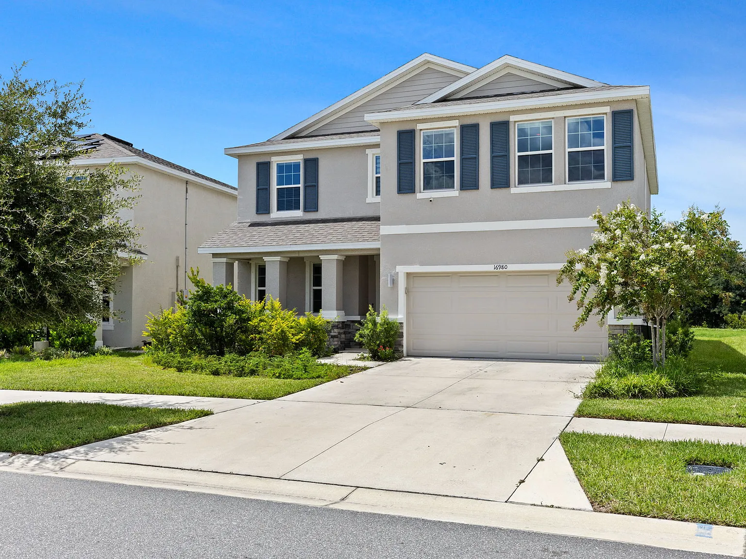 Fully Furnished 4 Bed 3 Bath Lagoon Community Available Now — Photo 4