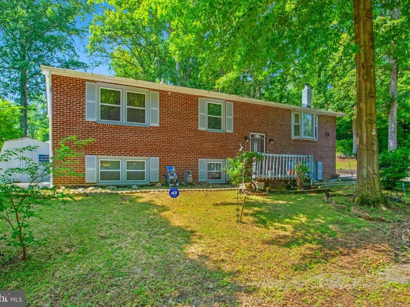 18301 Nob Hill Dr, Triangle, VA 22172