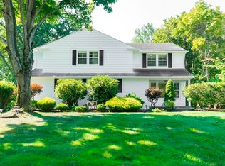 22216 Halburton Rd, Beachwood, OH 44122