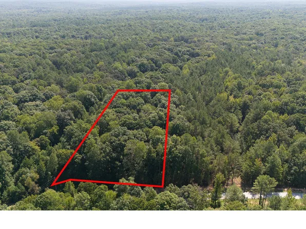 815 Strike King Dr, Jackson, TN 38301
