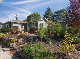 906 N 6th Ave, Kelso, WA