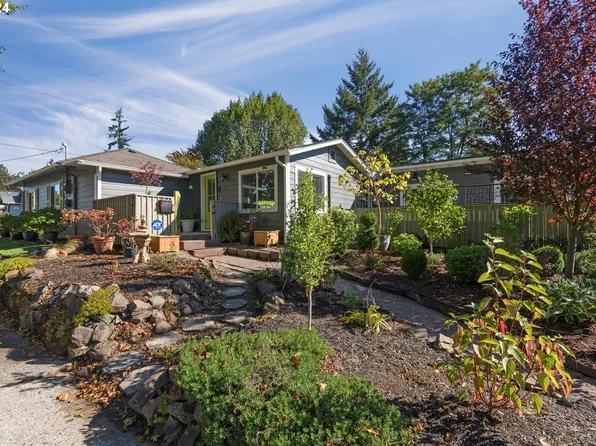906 N 6th Ave, Kelso, WA 98626