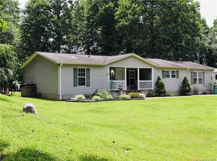 71 Thunder Aly, Hendersonville, NC 28792