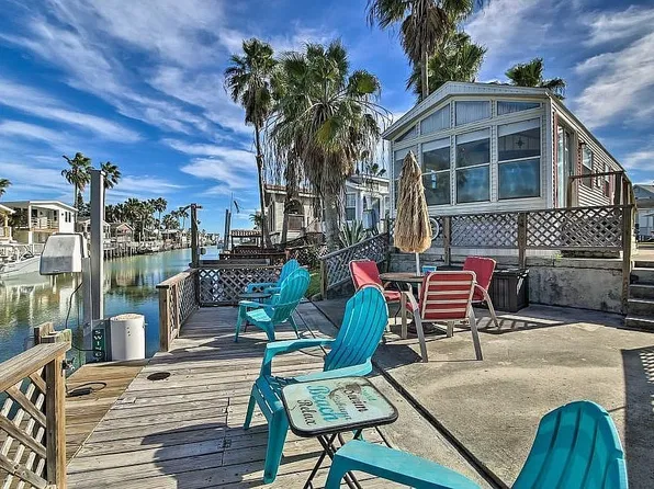 762 E Oyster Dr, Port Isabel, TX 78578