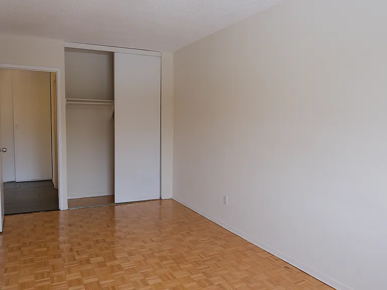 100 Cedar Ave #202 — Photo 11