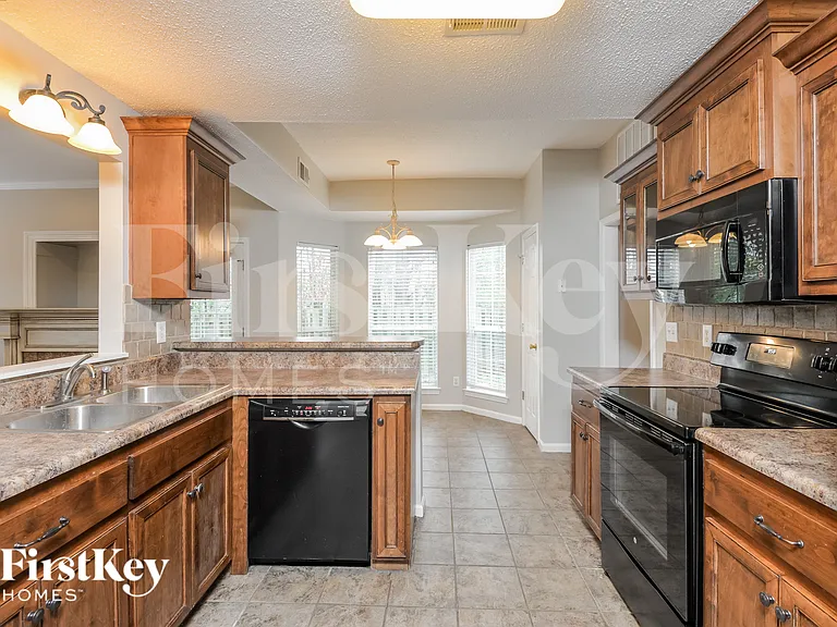 3021 Bowron Rd — Photo 9