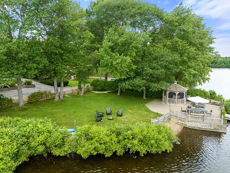 49 Beach Rd — Photo 41