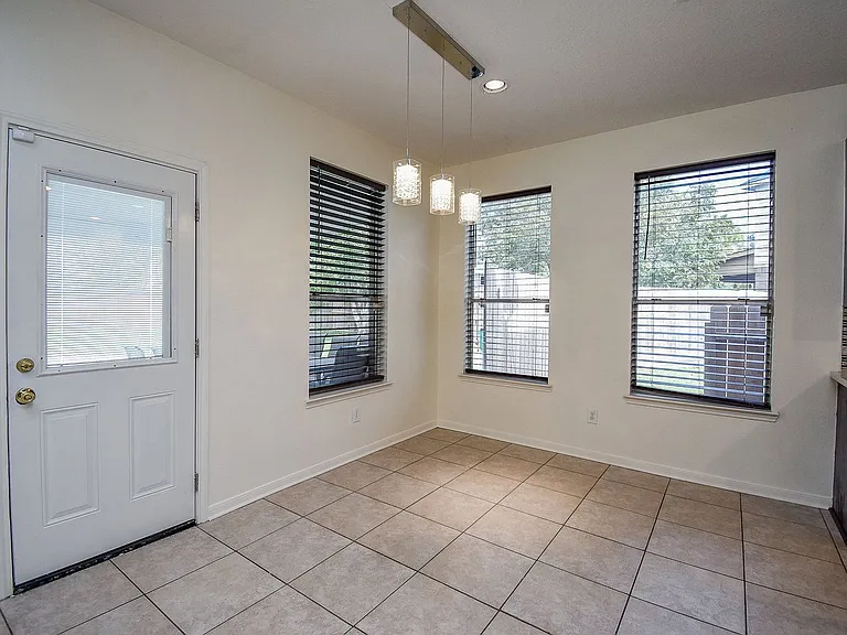 6323 Haddock Ct — Photo 16