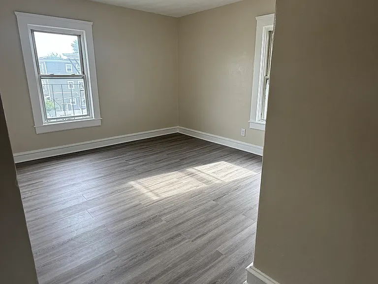 28 Magnolia St — Photo 8