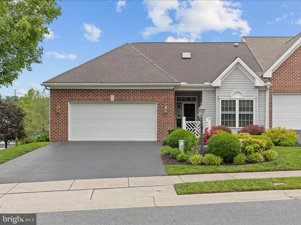 17 Tuscany Ct, Camp Hill, PA 17011