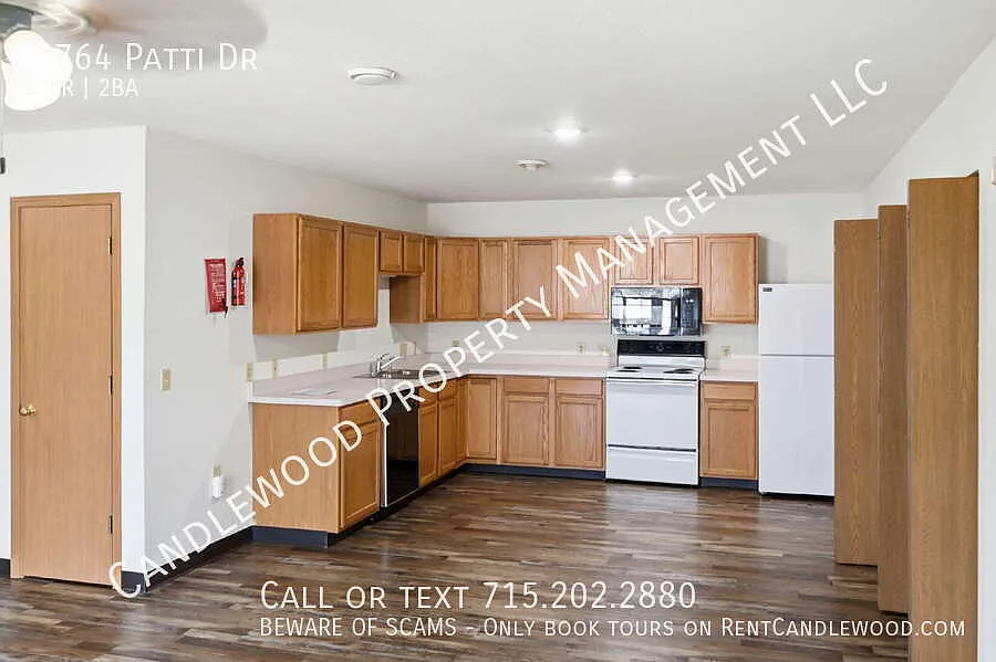 2 Bed, 2 Bath Lower Available Now! — Photo 3