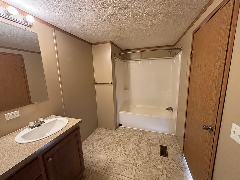 6 Pioneer Village Trailer Ct #13 — Photo 8