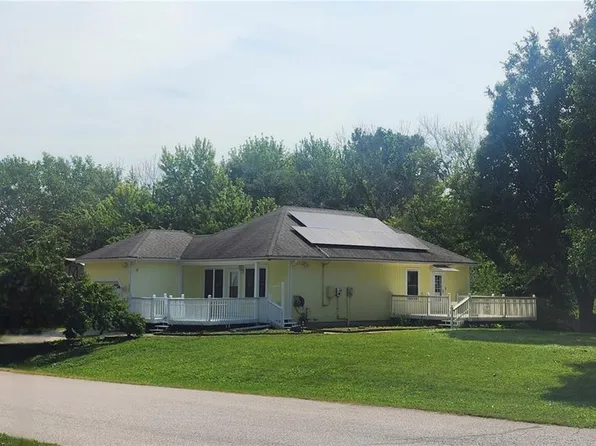 202 E McGaughy St, Hamilton, MO 64644