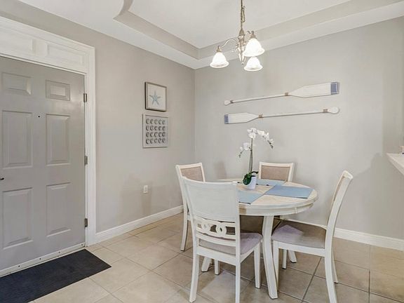 5th image of 3944 Pomodoro Cir Unit 204