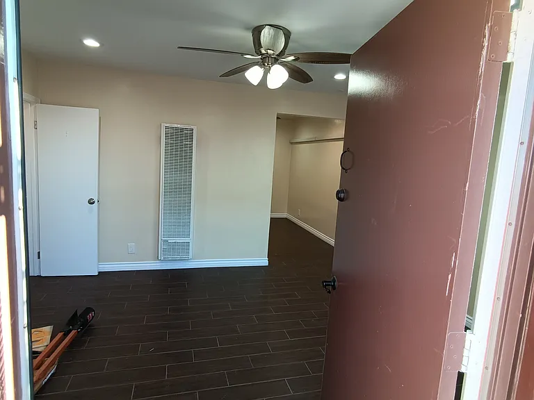 6809 Vinevale Ave #K — Photo 15
