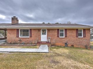 1146 Hillview Dr, Abingdon, VA 24210