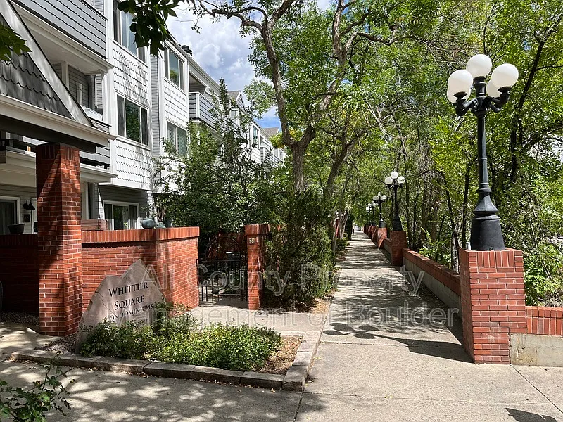 1 bed, 1.0 bath, 611 sqft, $1,600 — Photo 3