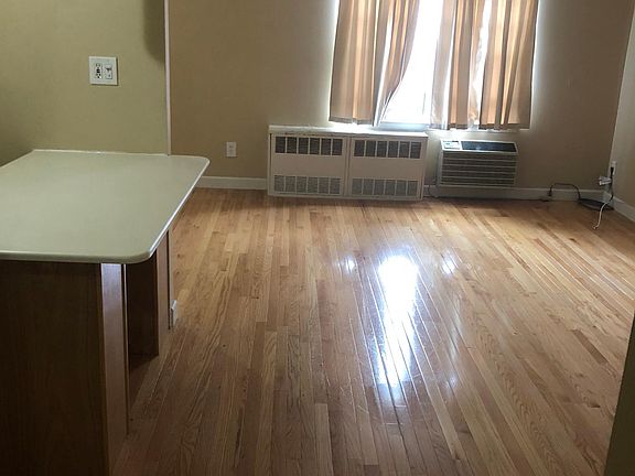 5th image of 1666 Bell Blvd #3F