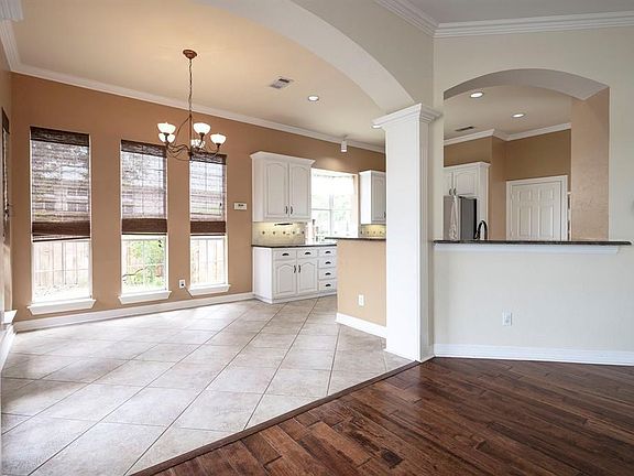2nd image of 433 Beacon Hill Dr