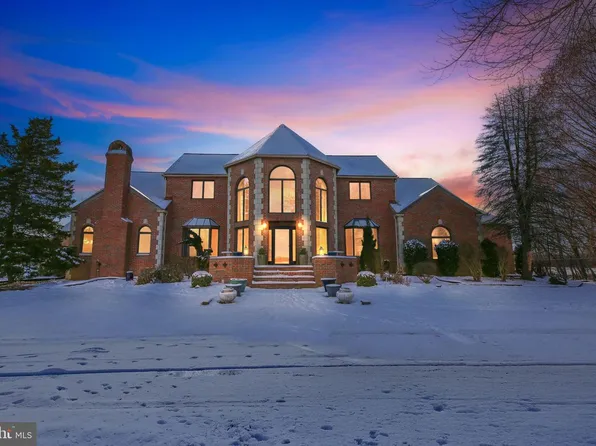 52 Phillips Rd, Hainesport, NJ 08036