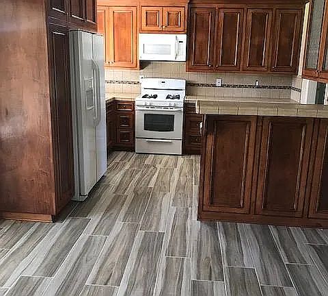3rd image of 1701 N Mollison Ave