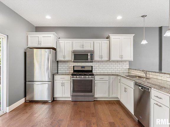 3rd image of 734 Cox Ct