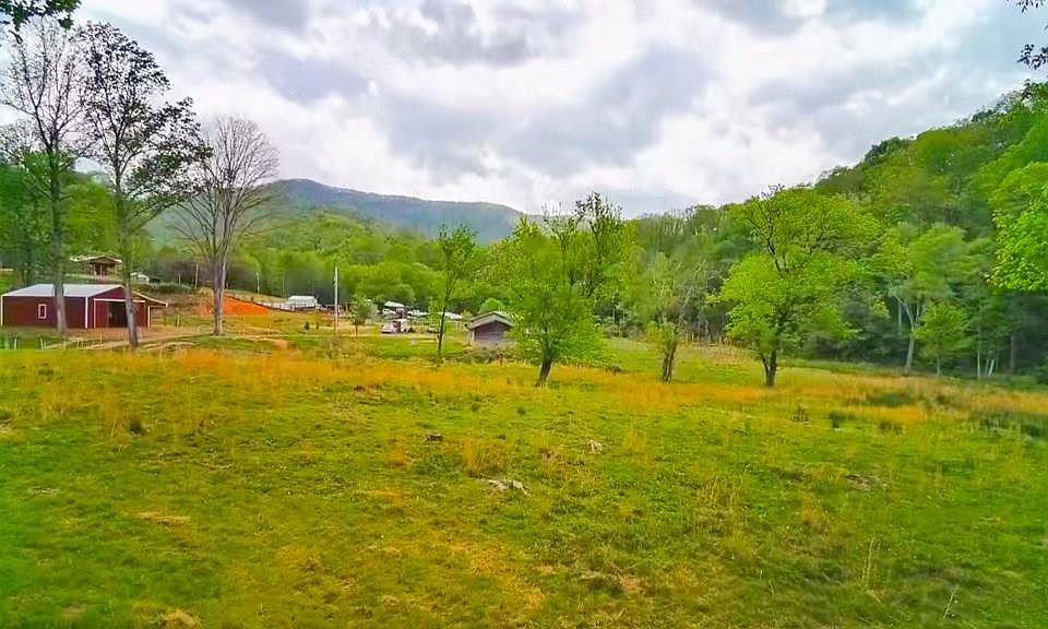 1st image of 3325 Pack Mountain Rd