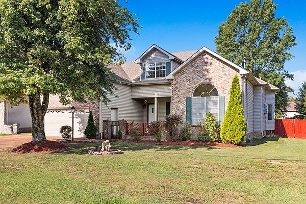1st image of 405 Hunterwood Dr