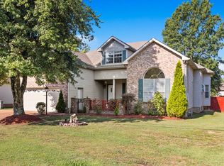 405 Hunterwood Dr, White House, TN 37188