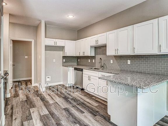 3rd image of 3266 Wexford Dr