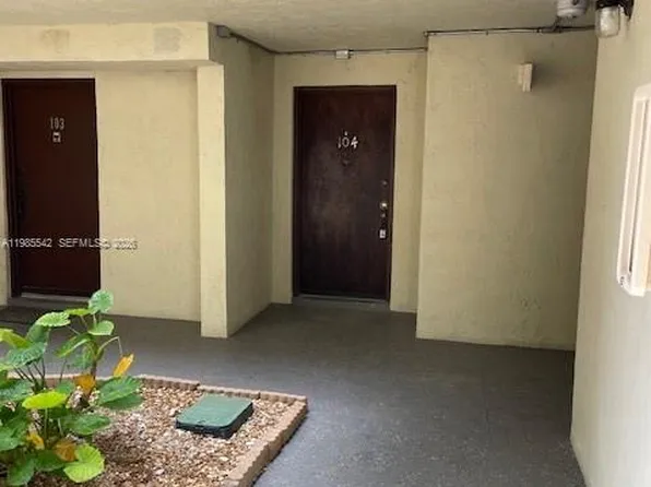 8933 SW 123rd Ct APT 104, Miami, FL 33186