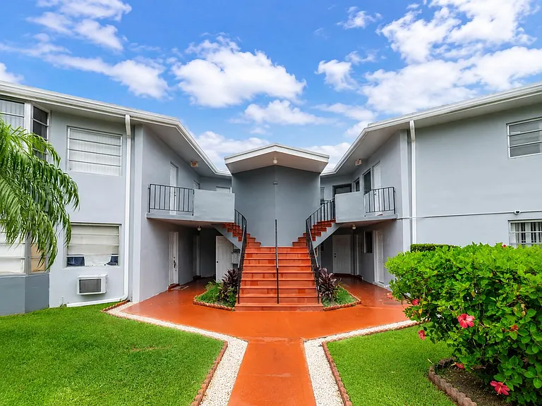 1723 NE Miami Gardens Dr #237 — Photo 7