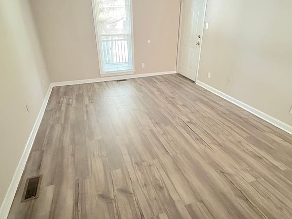 4th image of 915 Green St #915