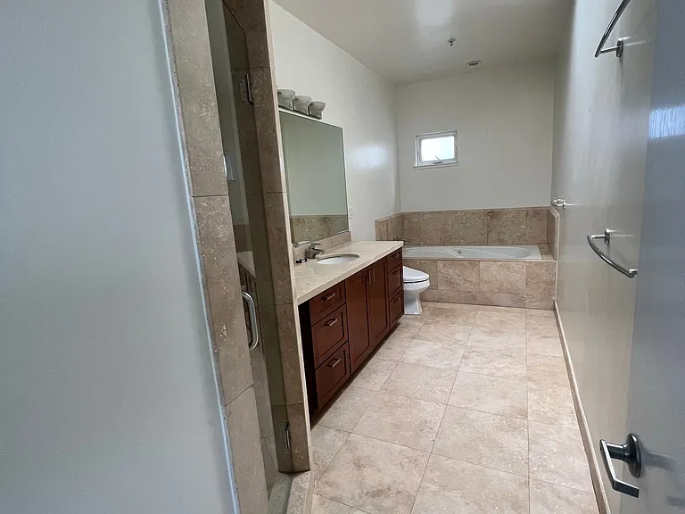 1070 Capp St #3 — Photo 10