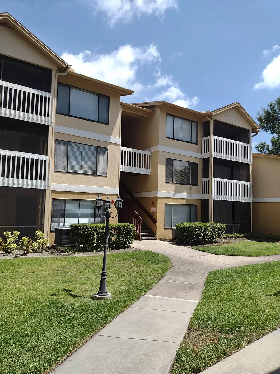 Building Photo - 1550 S Belcher Rd #223