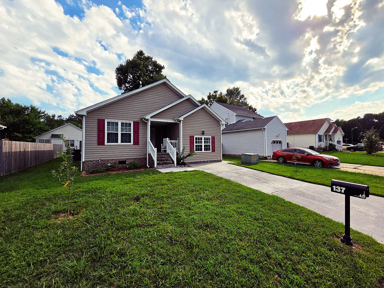 137 Kristen Ln — Photo 1
