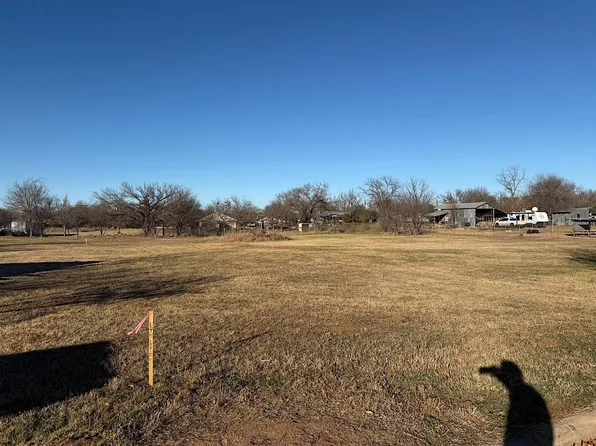605 E Green, Llano, TX 78643