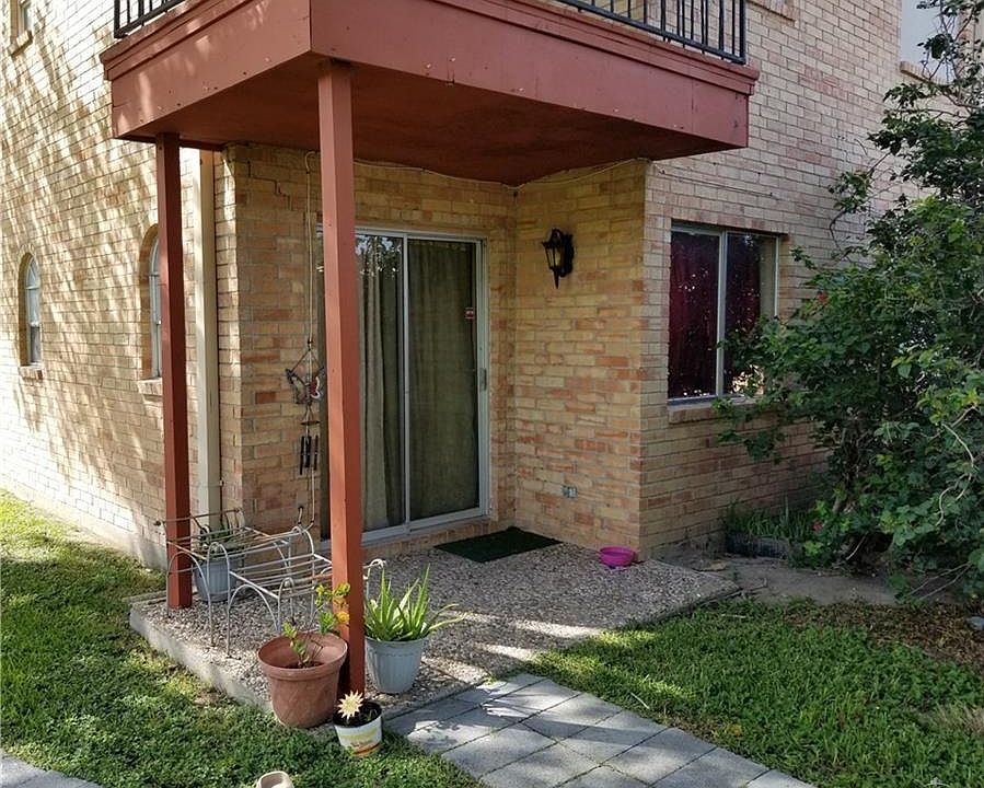2nd image of 1705 Highland Park Ave #3