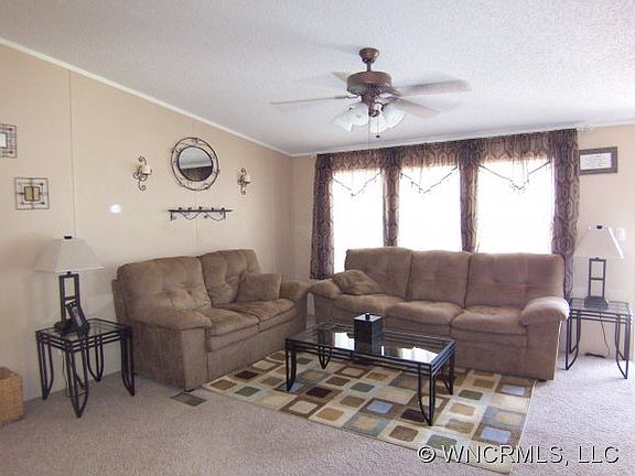 3rd image of 142 Largo Ln