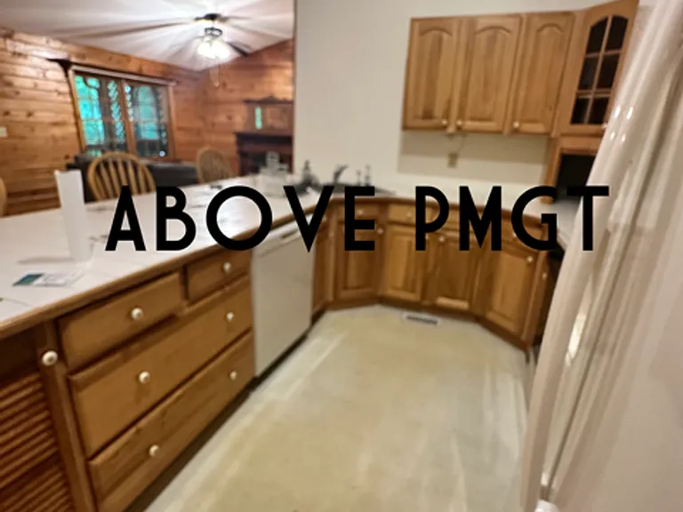 126 Lakeshore Dr — Photo 13