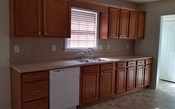5th image of 82 Crabtree Ln