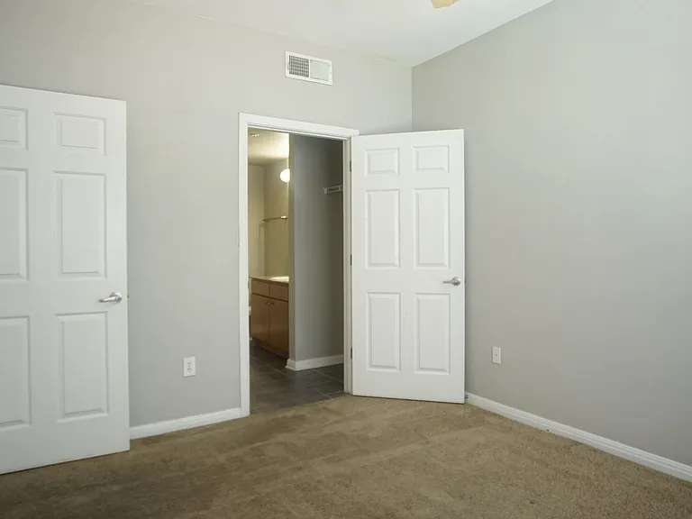 2502 Leon St #318 — Photo 7